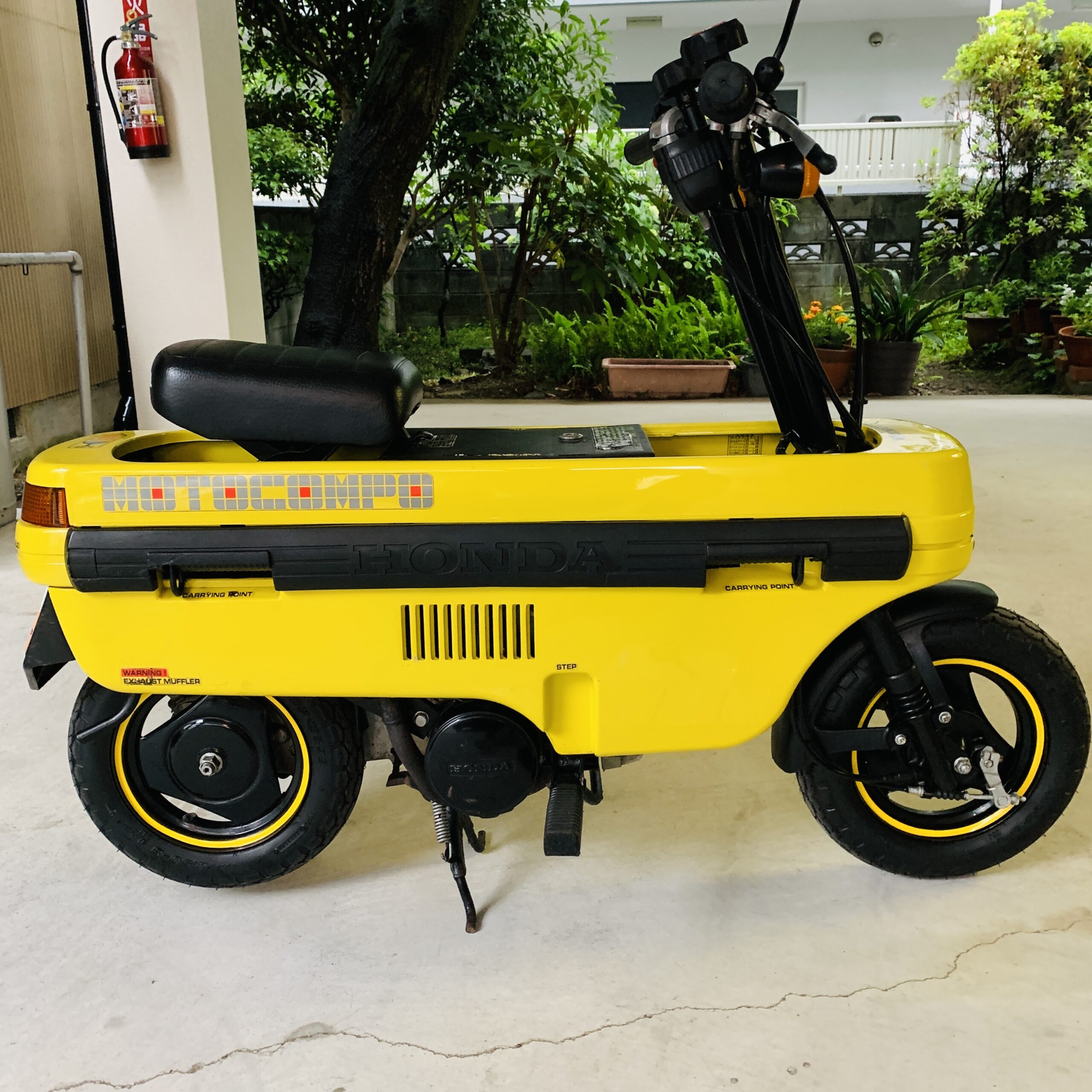 モトコンポ　リヤカウル　ステッカー付き新品 モトコンポ リヤカウル ステッカー付き新品 2025年最新